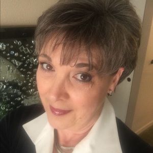 Meet your Posher, Earlene